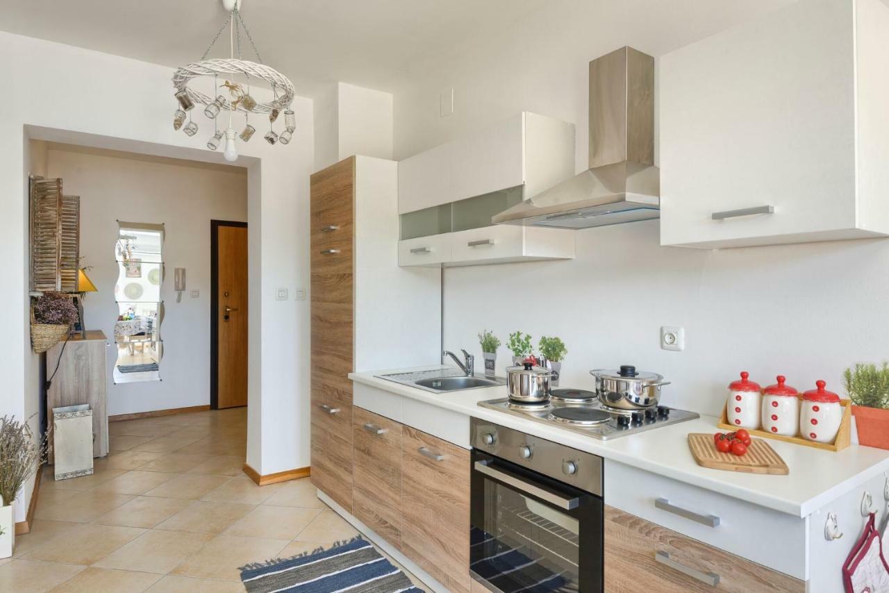 Duboko Plavo Appartement Krnica Buitenkant foto